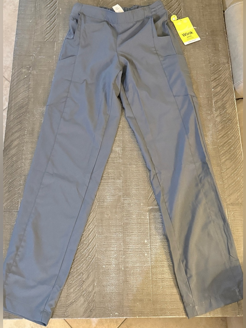 Women’s Heather Grey NWT Wink Scrub Bottoms Size XS